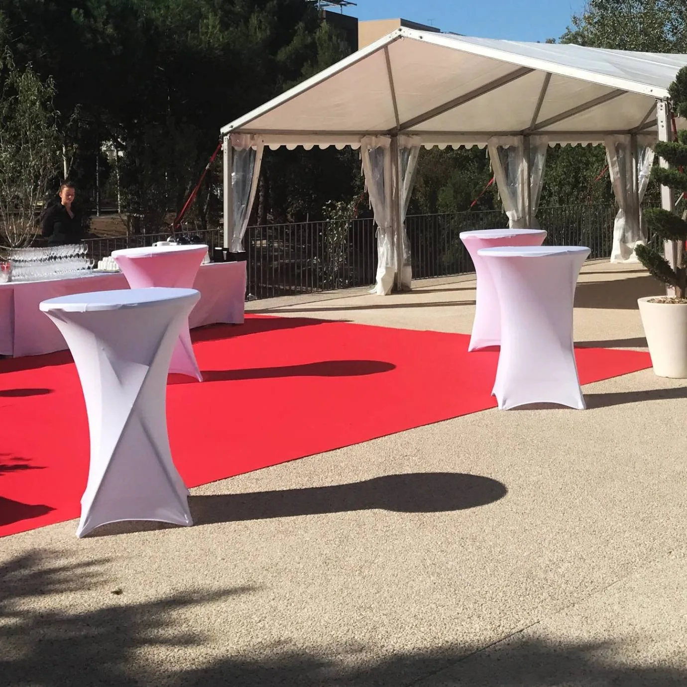 Location table haute mange-debout cocktail avec housse lycra
