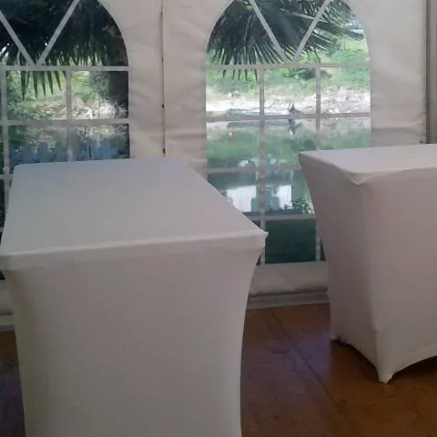 Location table de buffet traiteur hauteur ajustable